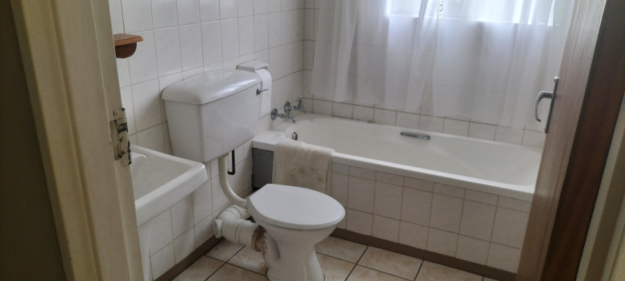 2 Bedroom Property for Sale in Langenhovenpark Free State